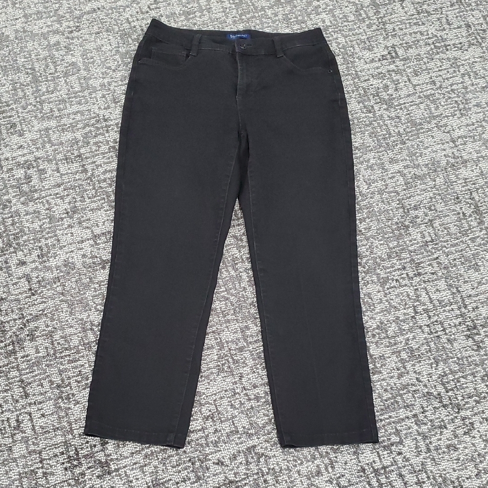 Bandolino Black Straight Leg Jeans Classic Style